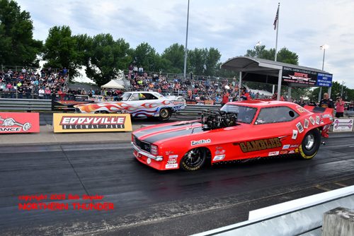 Casey Geeslin - 'The Gambler' (near lane) vs 
Lee Loveall - 'Giant Killer' (far lane)
